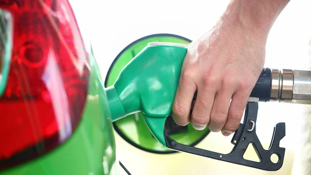 Uso de energías renovables como el bioetanol y el biodiésel en la industria de biocombustibles.
